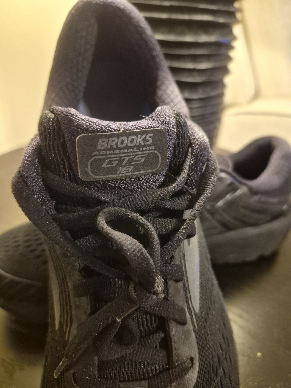 Brooks GTS 18 Men's Running Shoes - Black